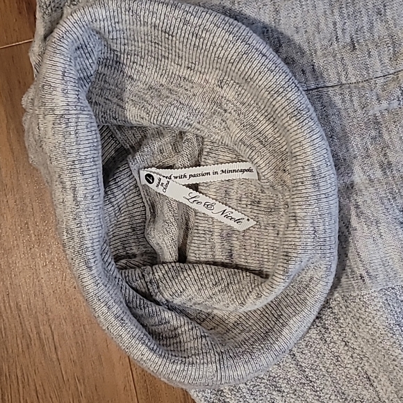 Lightweight Sweater - Picture 2 of 3